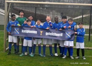 JO12-1 KAMPIOEN 10